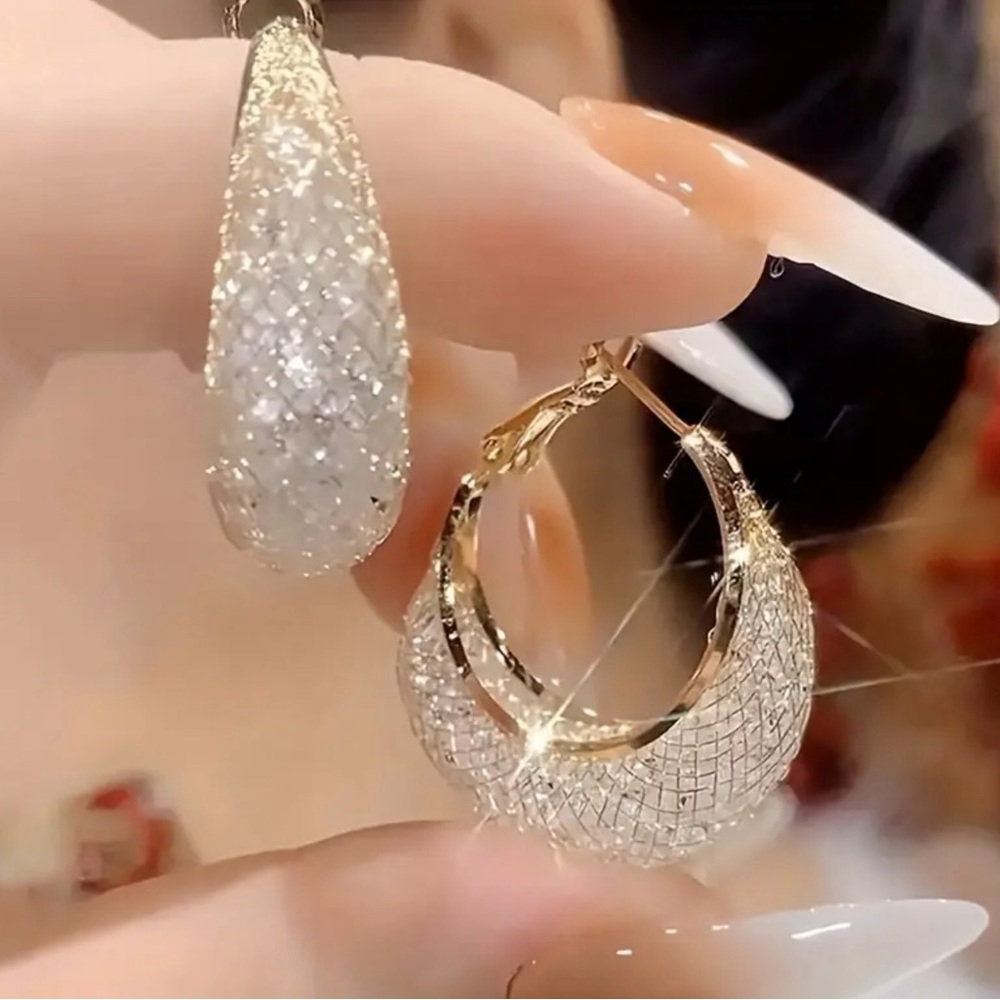 NEW Sparkling Mesh 18k Gold Plated Earrings